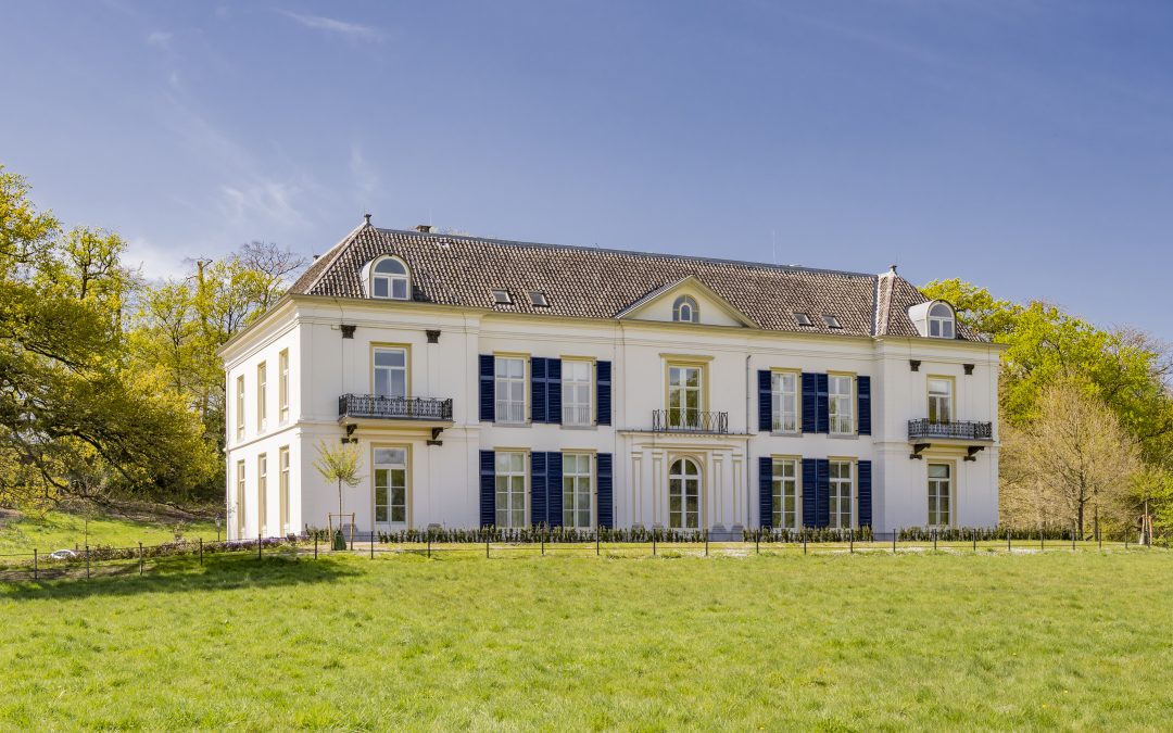 Recreatiecentra Nederland B.V., ook wel bekend als RCN Vakantieparken huurt vrijstaande kantoorvilla van circa 1.436 m2 in Leusden